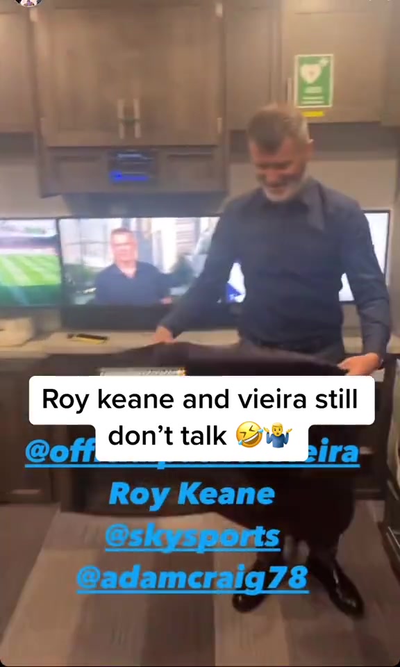 [体育头条]节目效果！名场面：没头脑维埃拉和不高兴基恩！