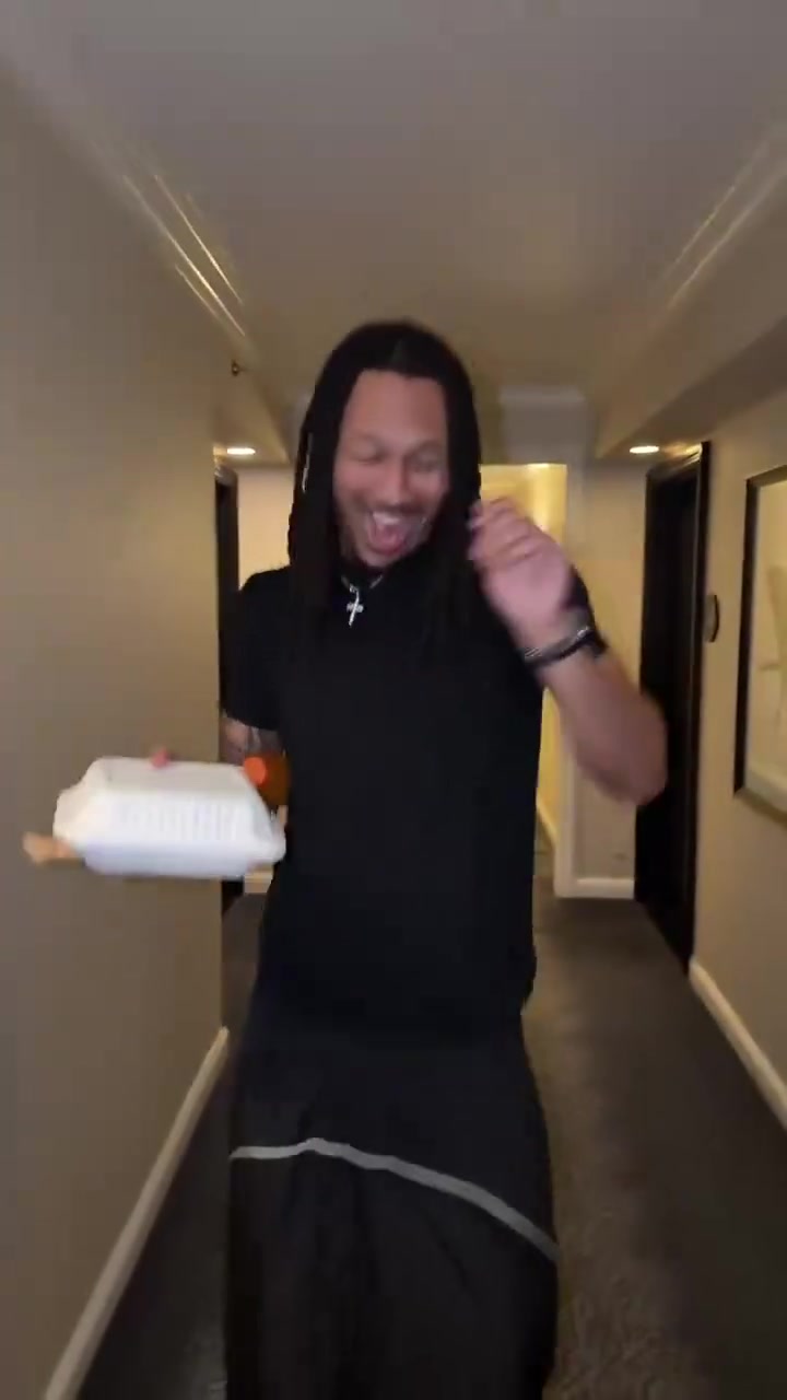 【赛场锦集】活宝！麦凯恩⚽又拉着哈腾杰林拍短视频！