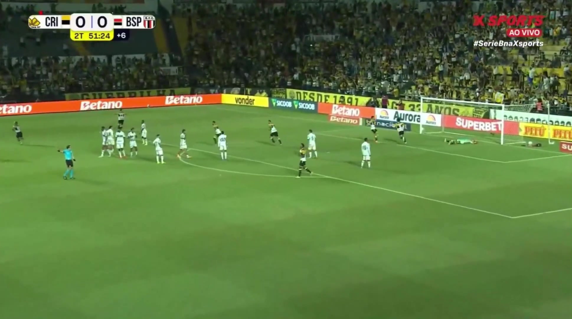 [你怎么看？]巅峰C罗附体！巴乙球员远距离电梯球绝杀