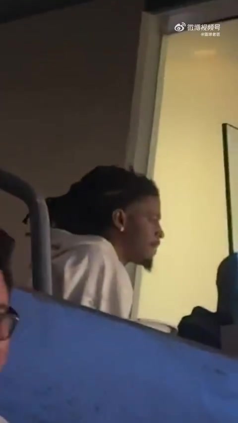 【推荐】想去哪个队？莫兰特现场观战勇士VS太阳