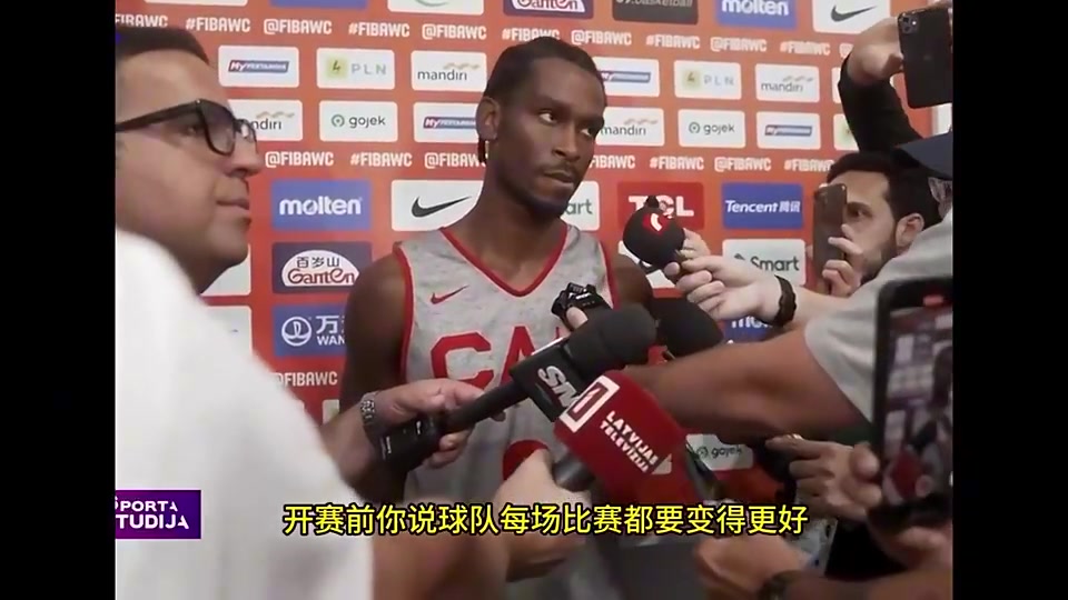 【球迷狂欢瞬间】首轮见！SGA在⚽加拿大采访被狄龙整活，表示