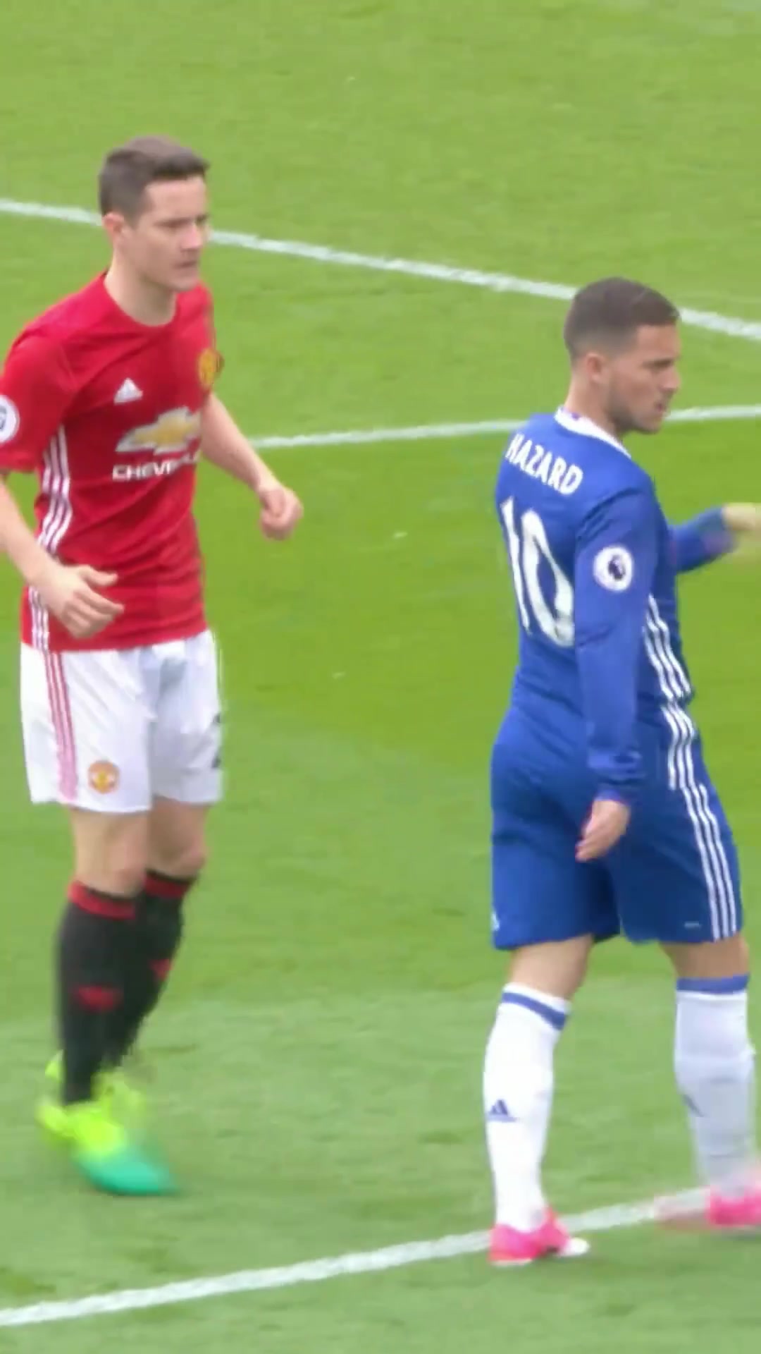 埃雷拉攻防两端统治级！锁死阿扎尔+传射建功曼联2-0切尔西！