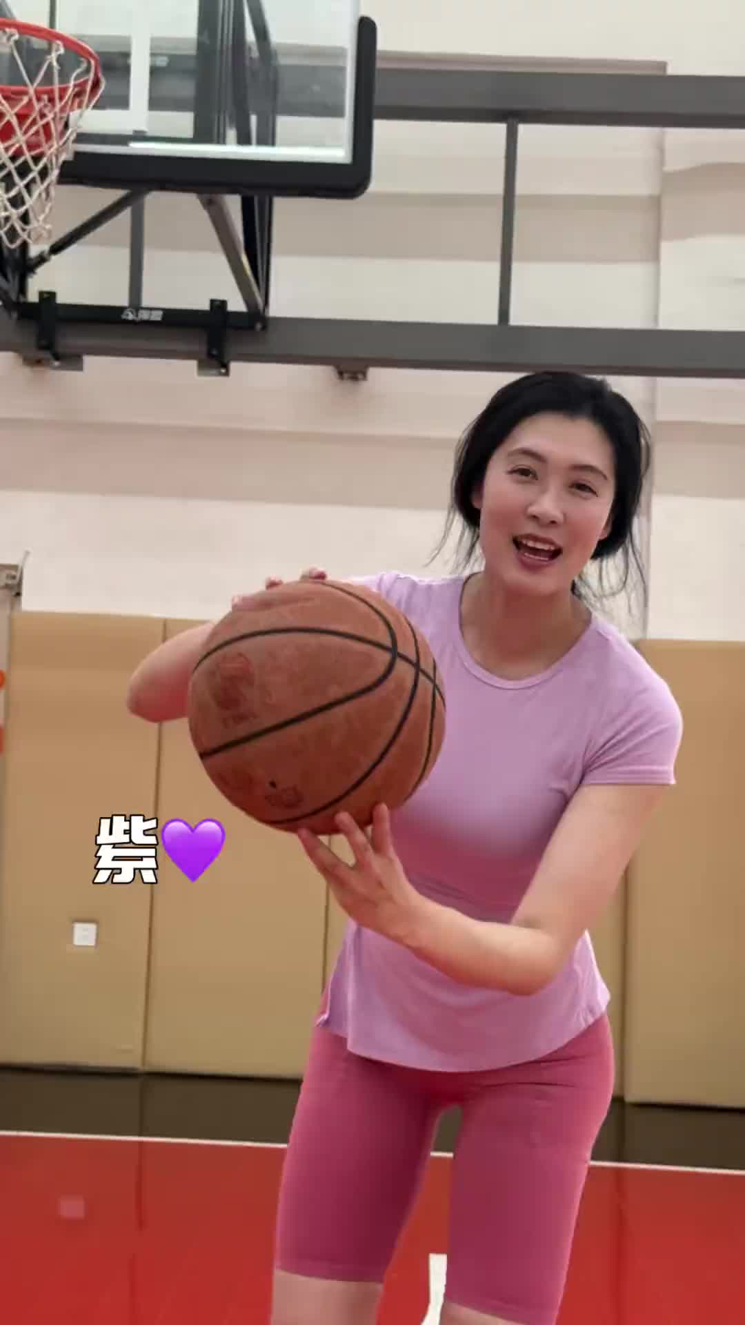 [精彩剪辑]妹妹说紫色很有韵味  学妹布兰妮这装备加“防守”