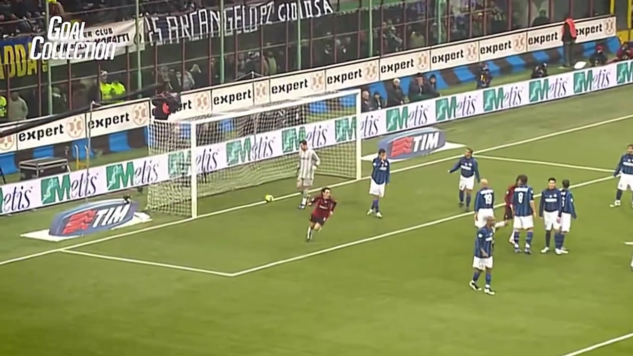 [AC米兰]开瞄准镜了？皮尔洛米兰时期十佳球！门将望球兴叹！