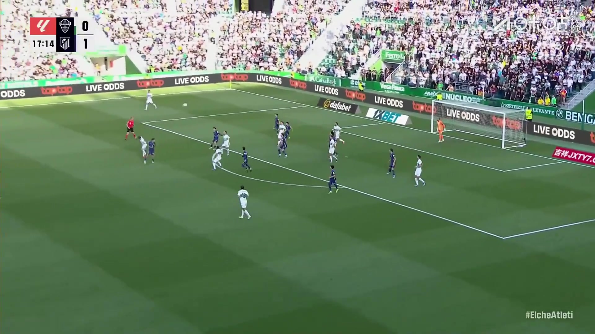 马竞1-1遭扳平！莫伦特头球后顶，阿芬格鲁伯抢点破门！