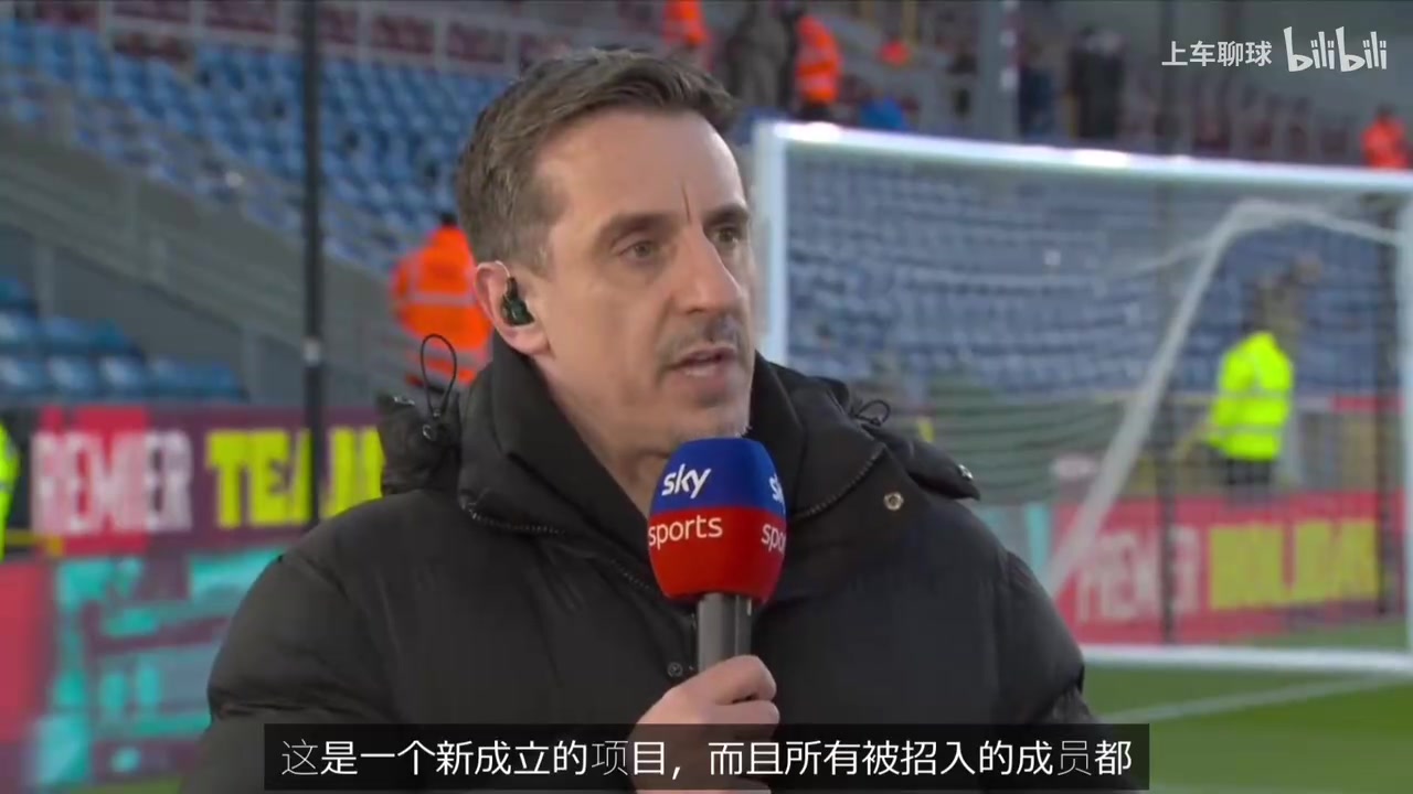 [体育头条]理查兹：罗塞尼尔在采访中迎合媒体，这对他没有任何帮助！