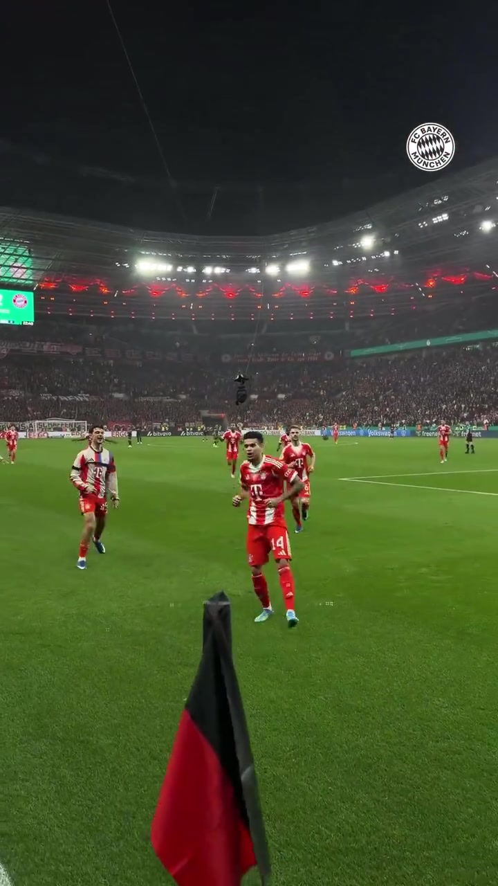 [有道理嘛?]一切都在走向一个美好的结局！拜仁球员庆祝重返德国杯决赛！