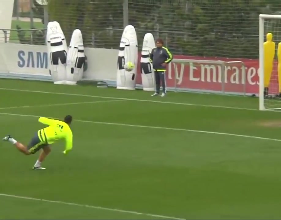 [利雅得胜利]行云流水！齐达内时期的皇马射门训练！