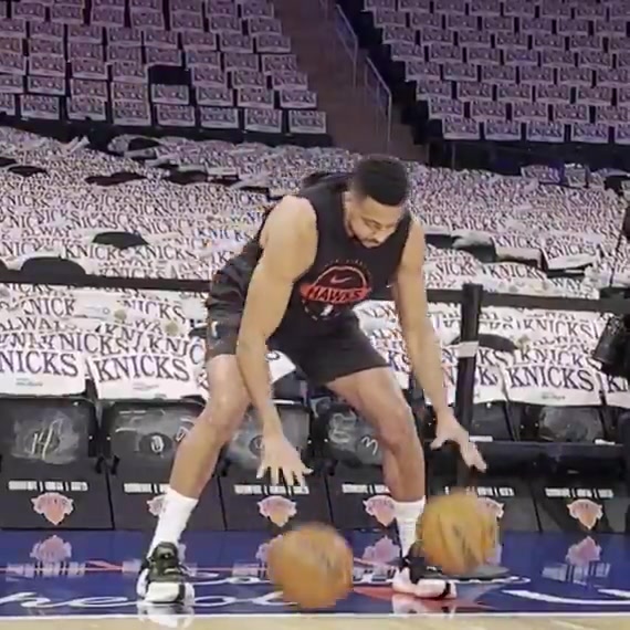 【老鹰】全是基本功！CJ赛前热身运两颗球，很丝滑啊~