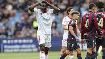 西甲-伊万·罗梅罗梅开二度 莱万特2-0塞维利亚