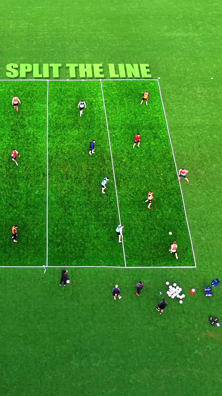 [球迷看点]真人版桌上足球！这个短传渗透训练挺有意思！