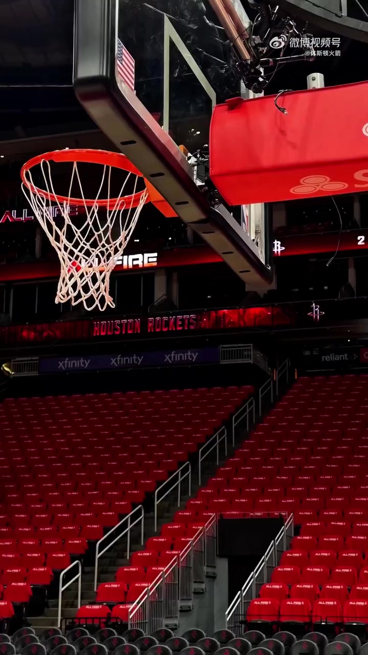 [推荐视频]能扳回一城吗？火箭主场观众席都已经布置好了，气势