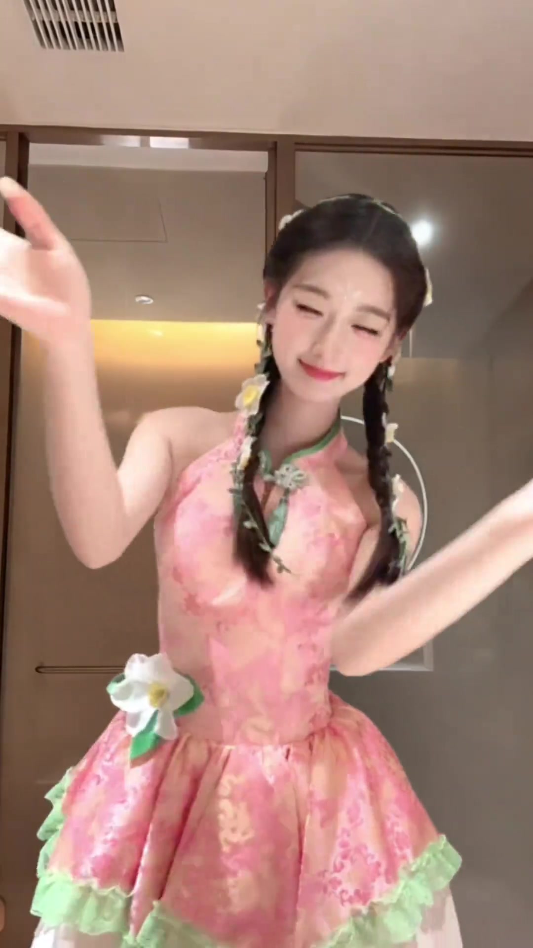 [视频]好美的水仙花！闽超漳州队小姐姐