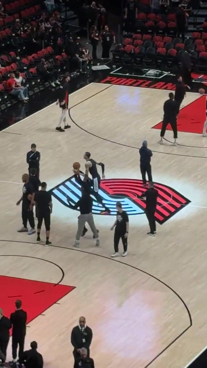 【赛事瞬间】恢复情况相当理想！文班亚马赛前折返跑训练，但今天