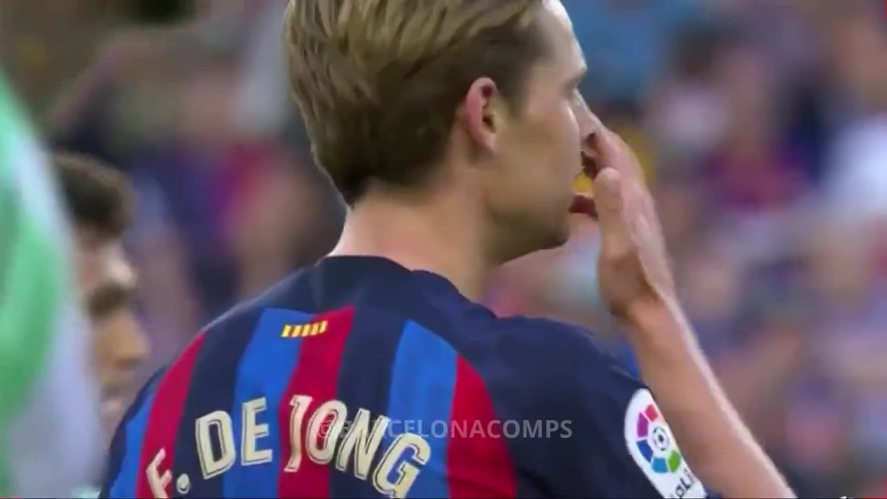 【球迷精选片段】谦逊✨的定海神针！回顾德容❕经典比赛：绝对的