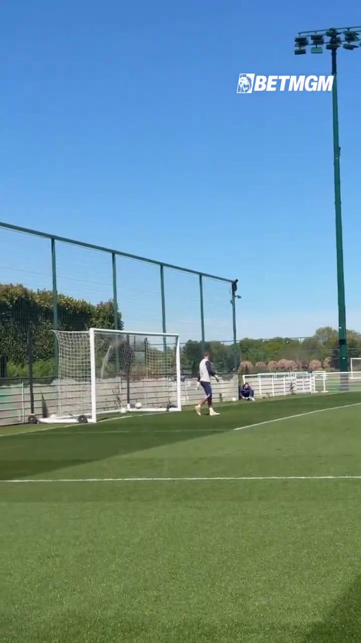 【视频】真到生死战了！热刺周末对阵狼队的赛前训练！