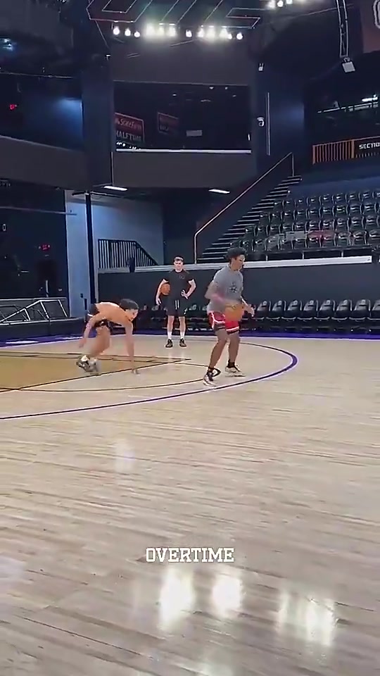 阿门在休赛期曾针对投篮进行苦练，可至今也没练出来！