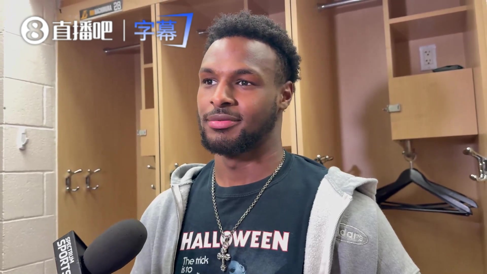 布朗尼：不记得我爸上次给我传空接是啥时候了，我们有眼神交流