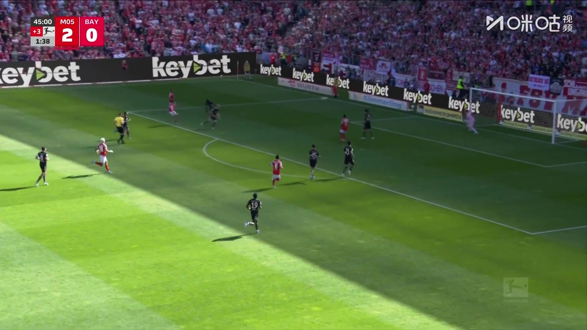 拜仁0-3落后！阿米里远射中楣，贝克尔补射建功