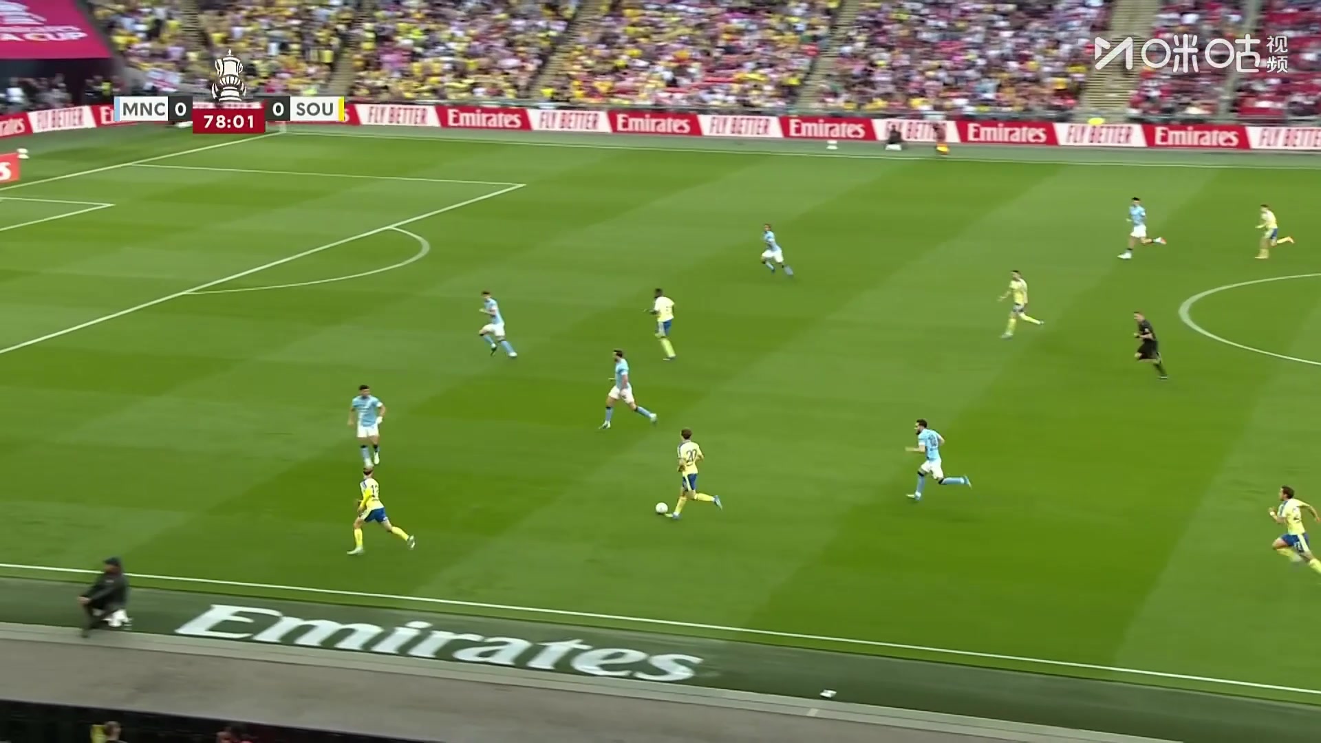 曼城第79分钟落后！谢尔基中场被断球，阿扎兹世界波破门