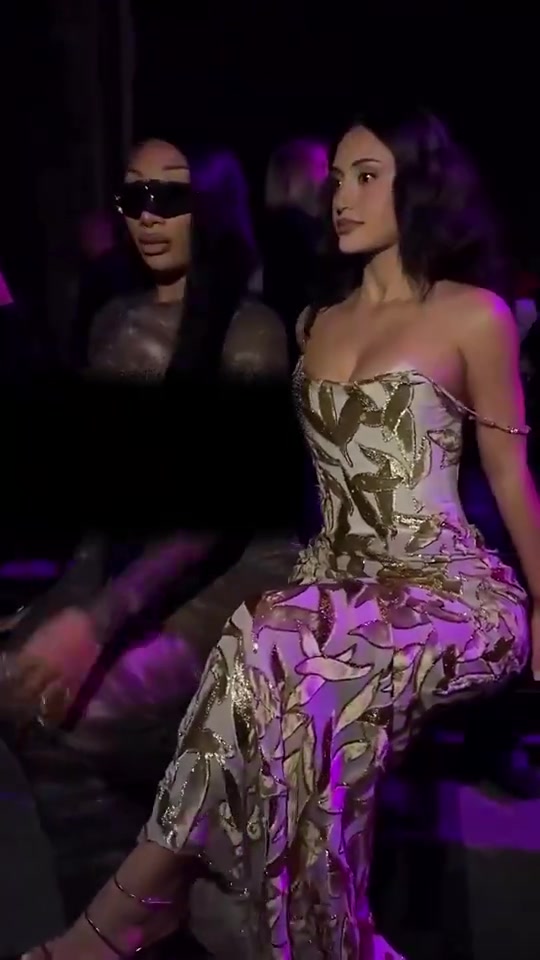 [你怎么看？]还是没能管住克莱啊马冬梅此前大秀透视装，真是大