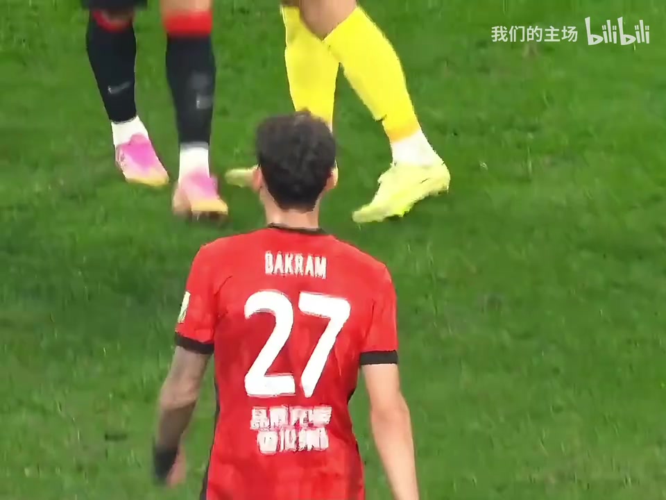 [赛场新说]王钰栋到底怎❕么了？赛后先是不断的抱怨，谢场更是