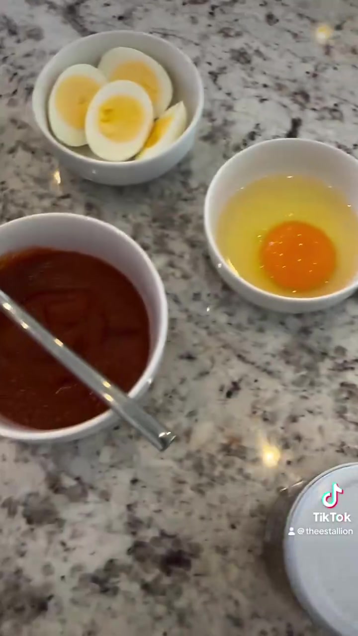 [推荐]克莱：面吃够了！回顾马冬梅此前社媒晒自己下厨煮面条！