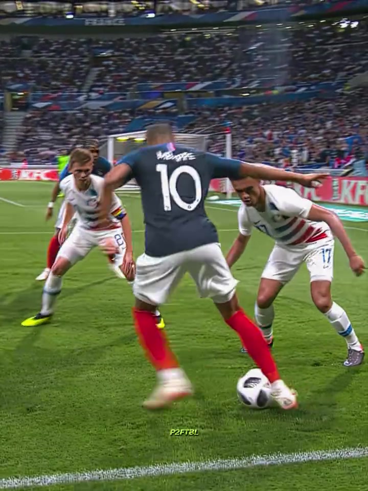 [法国]无法被模仿！来看博格巴天才般的灵光一闪！