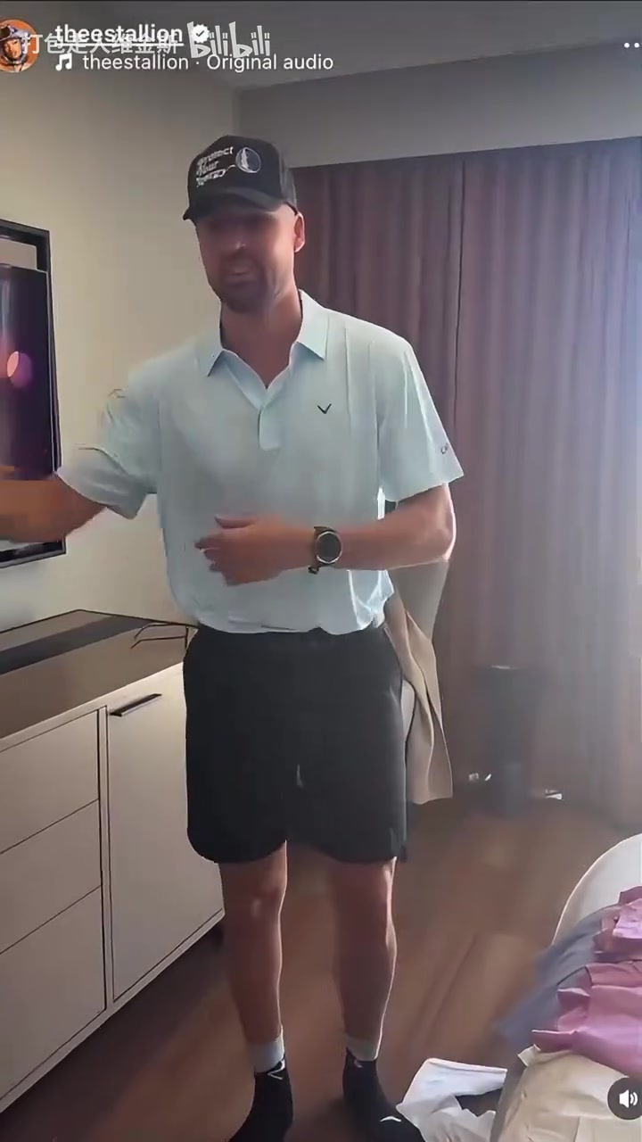 [推荐]会怀念吗？克莱此前和马冬梅一起打“情侣高尔夫”~