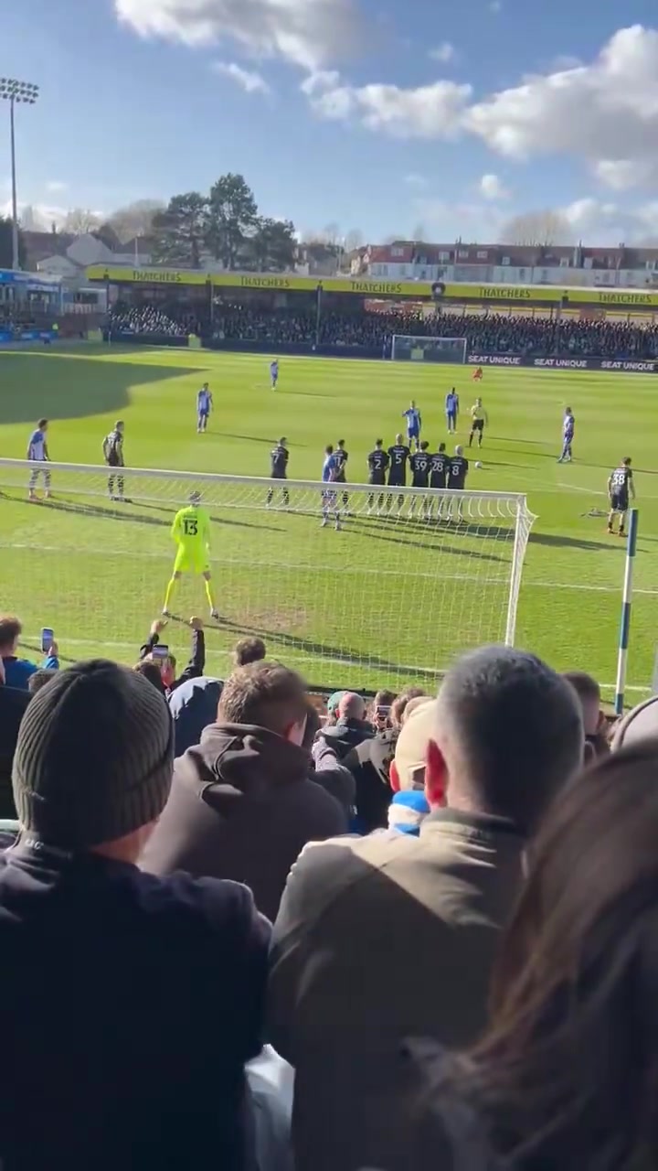 [推荐视频]射门训练？这个人墙为对手留出了圆月弯刀的线路！