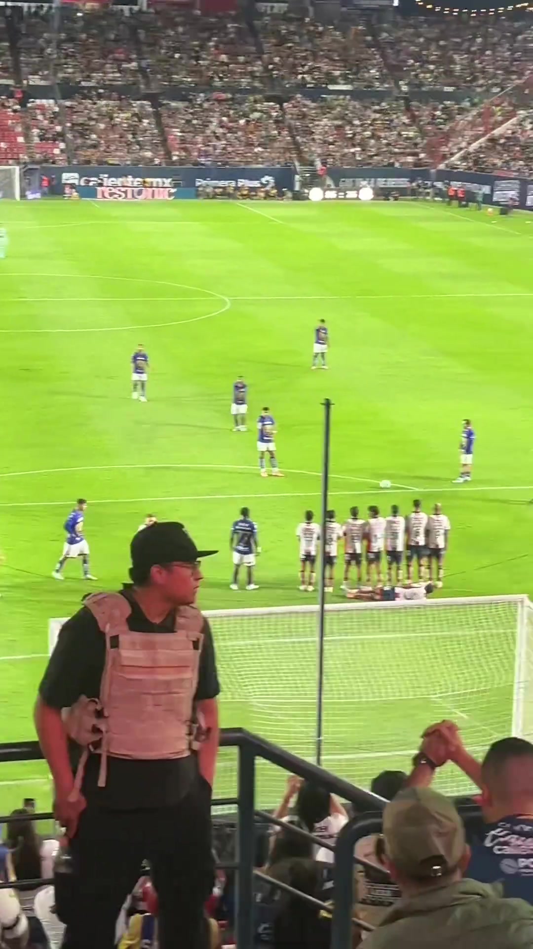 [今日必看集锦]⬅️这球进得让安保人员都情不自禁的鼓掌