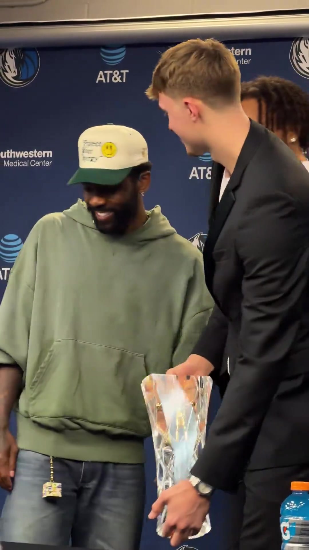 [视频]欧文出席弗拉格最佳新秀记者会 ...