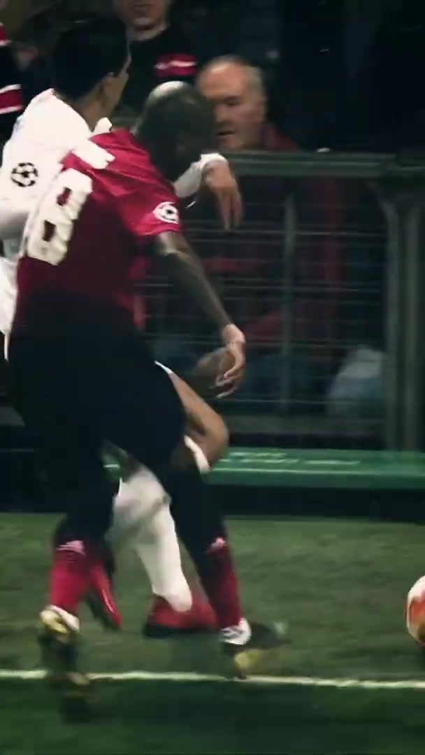 [有道理嘛?]阿什利·扬退役！当年他对迪马利亚这下是真猛啊