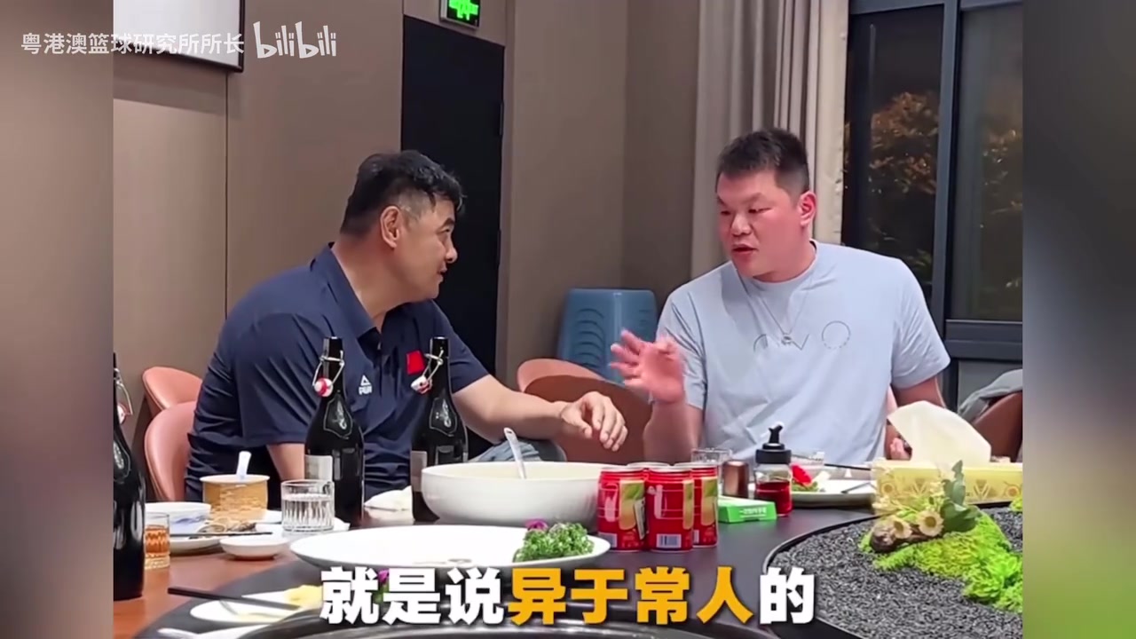 [体育视频]战神！刘玉栋：我当年跟腱断了还跑了两个回合，现在球员一碰就倒