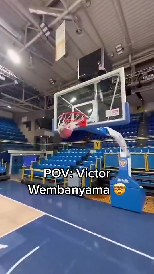 [NBA]我有点恐高！看看文班打球第一视角，感受下历史级的身