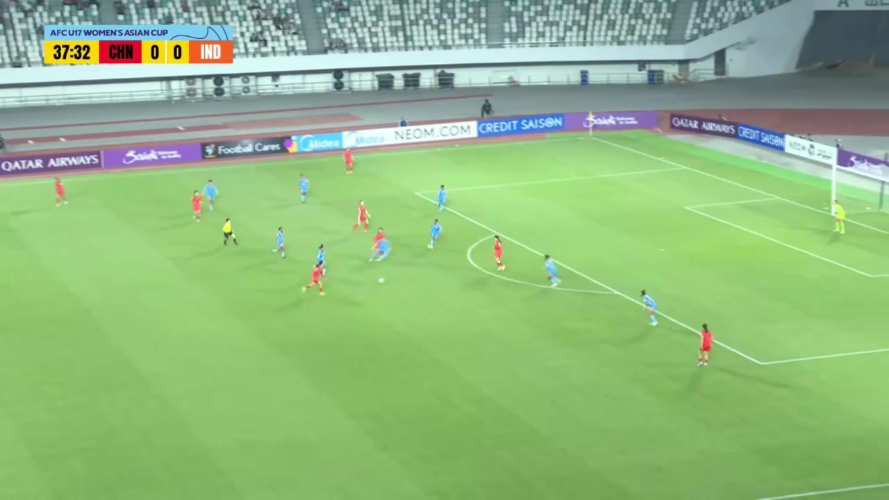 刘雨希传中+黄沁怡门前推射破门！中国U17女足1-0领先印度