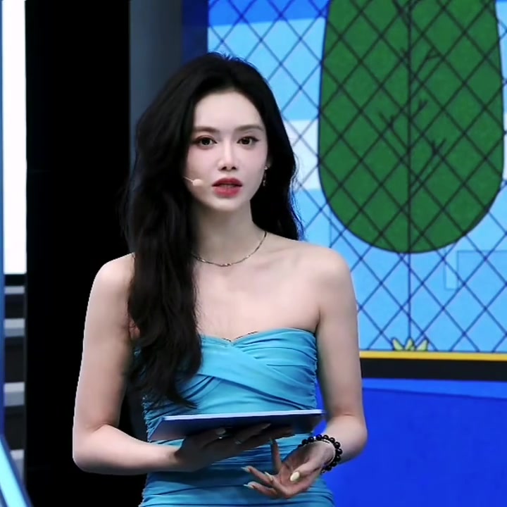 [NBA]美娜：詹姆斯下个赛季还能在湖人吗？还是说直接退役？
