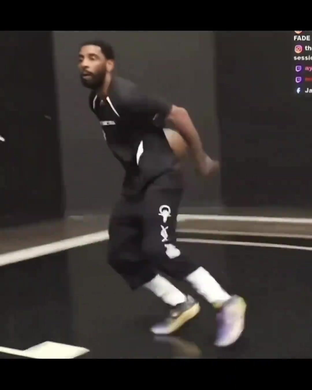 [NBA]欧文直播中手痒一时兴起现场秀起了教学与心得...