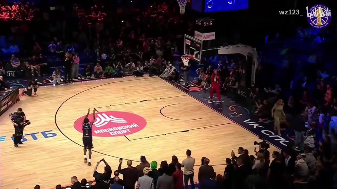 【集锦】❤️‍帅炸了！26年俄罗斯扣篮大赛精华！和NBA比如
