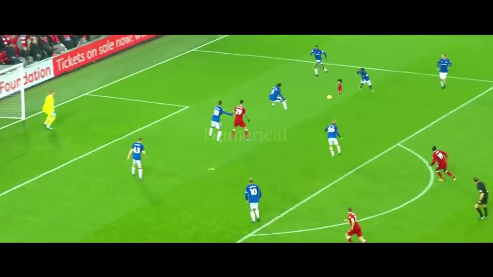 [精彩对决视频]这个特效太可爱⬅️了！❗来看宝⚽宝萨拉赫足球