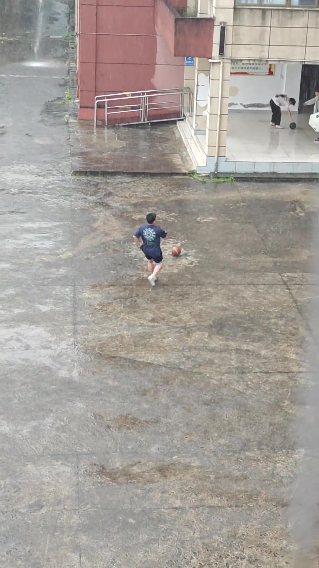 [视频]这波不是豪了，这波是青春！