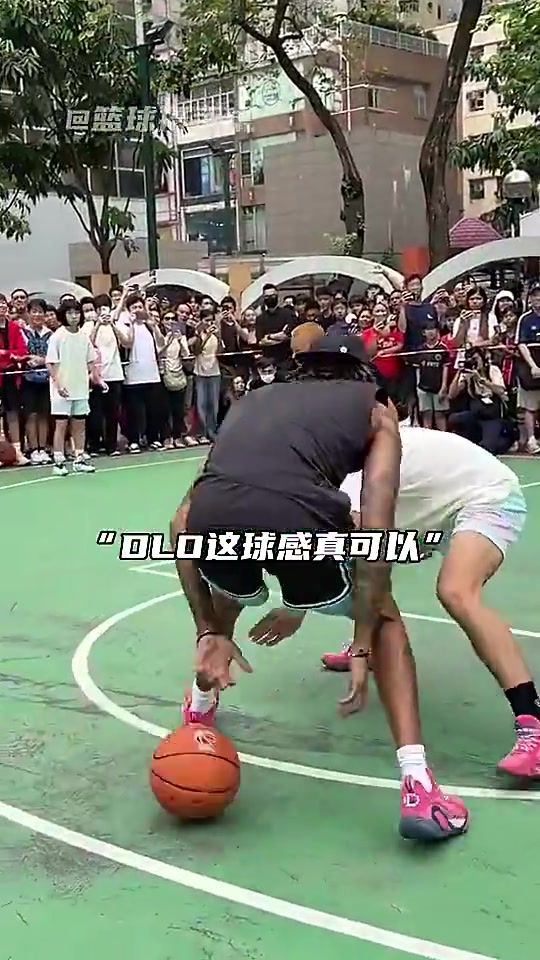 近距离看拉塞尔运球,让你知道普通人和NBA球星差距有多大