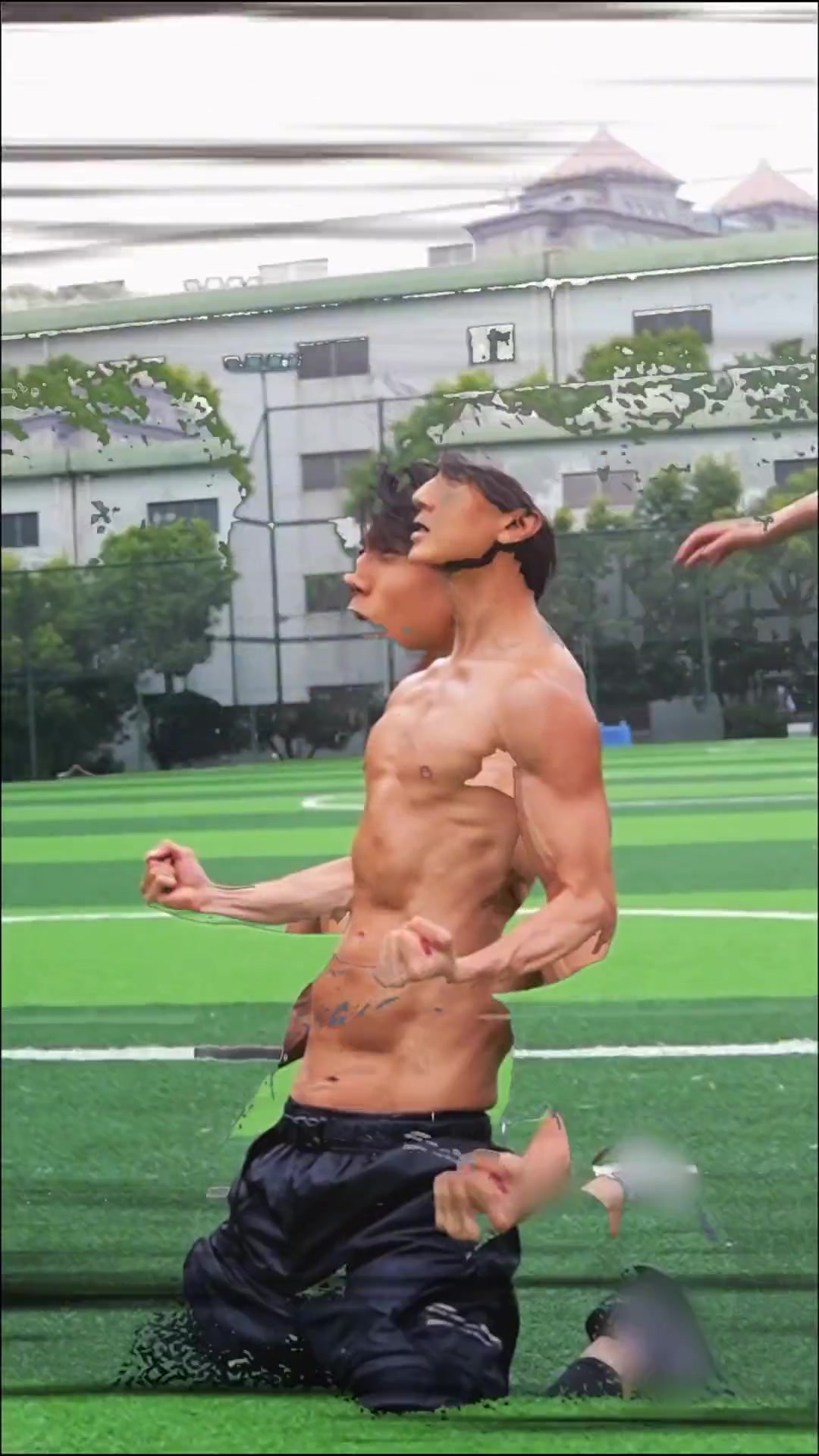 【球迷看点】吴尊曾在22年世界杯致敬C罗，还模仿C罗的招牌庆