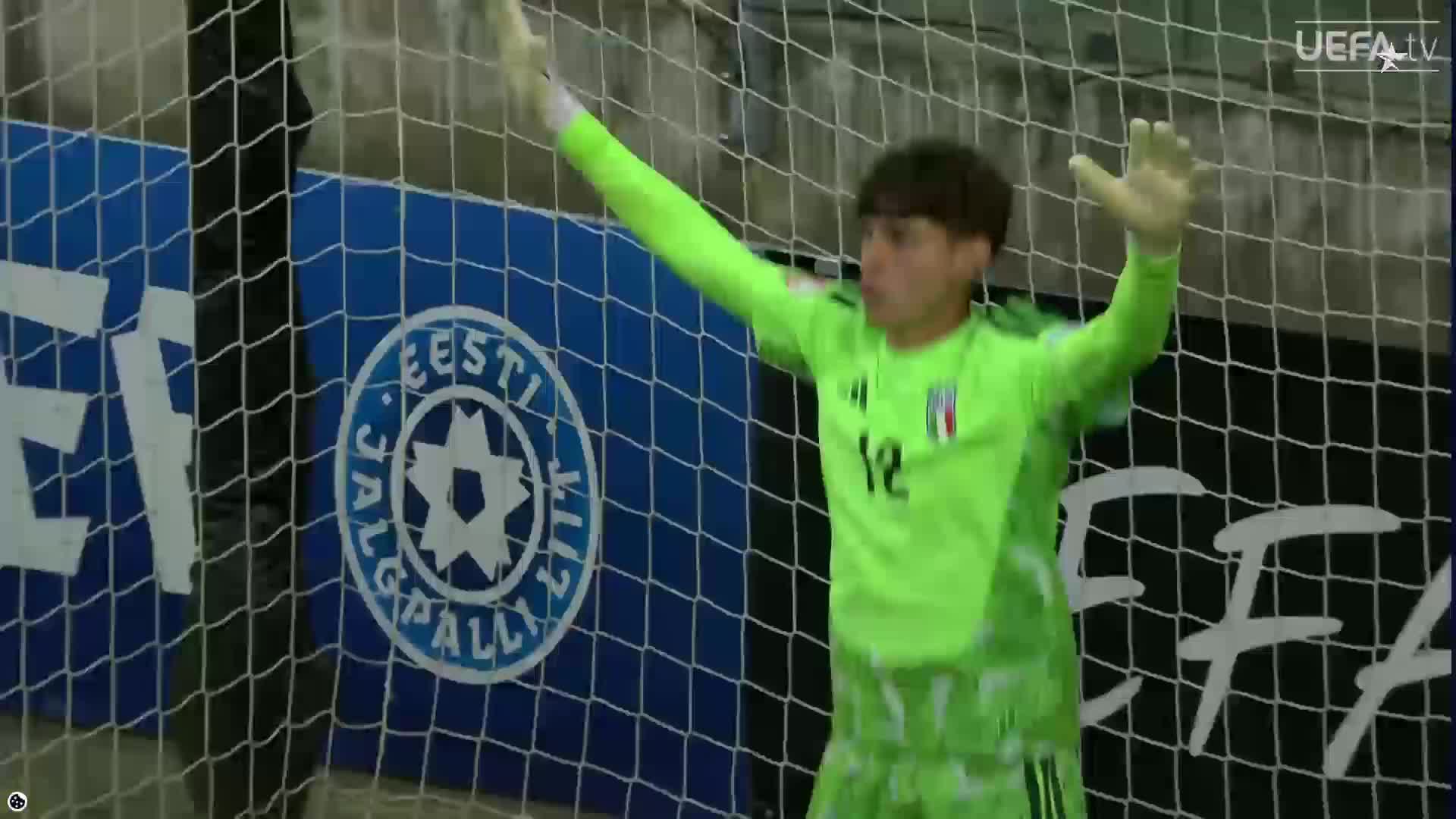 [精选热播]意大利门将神勇两扑点！欧U17意大利点球✨4-2⬅️淘汰西班牙⬇️！