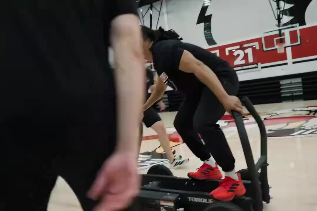 [视频/集锦]也是中国男篮未来希望！张博源在美国原来是这么训练的！