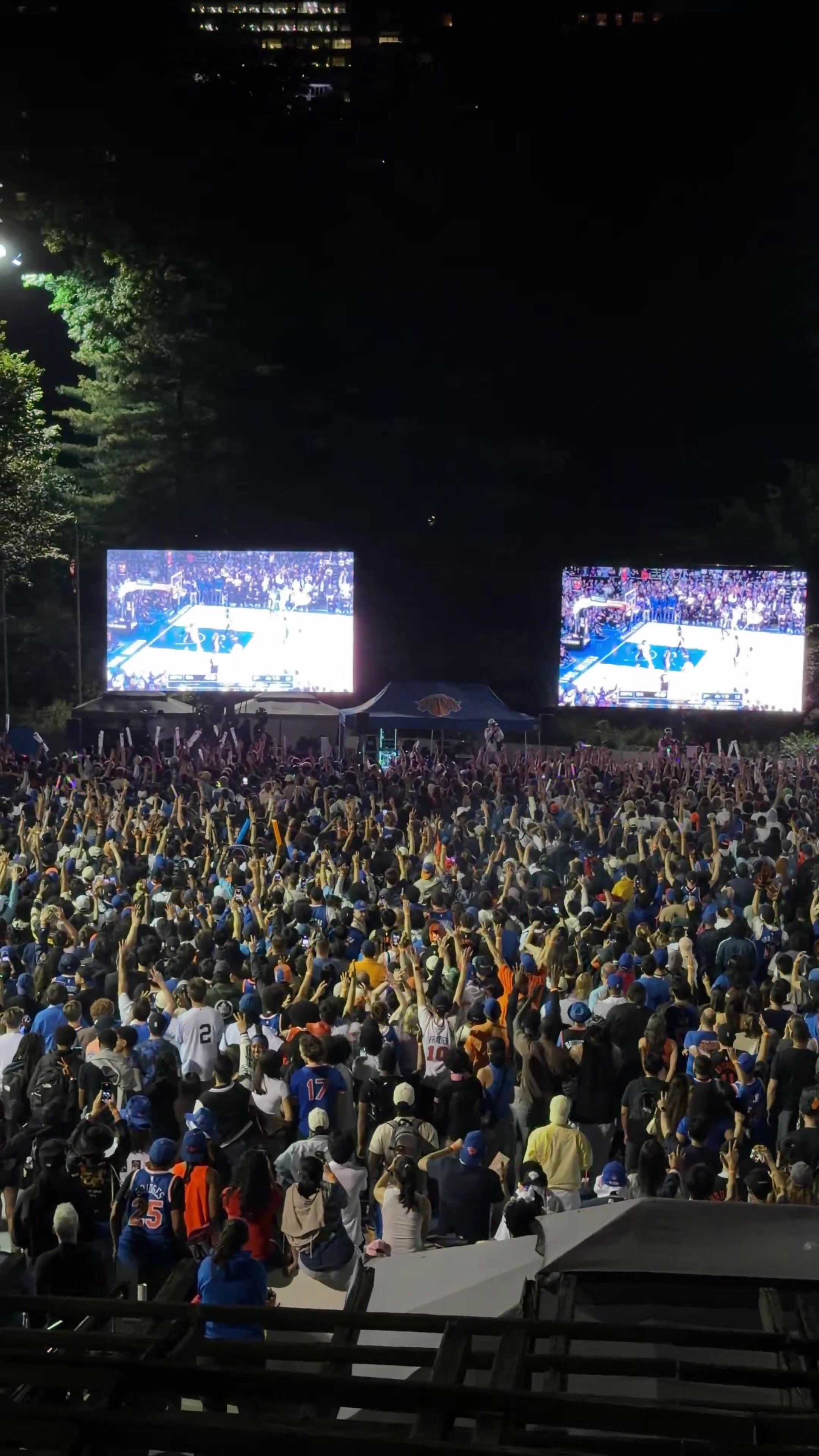 【超清集锦】这氛围真好尼⬅️克斯球迷聚集在纽约中央公园！为⚽