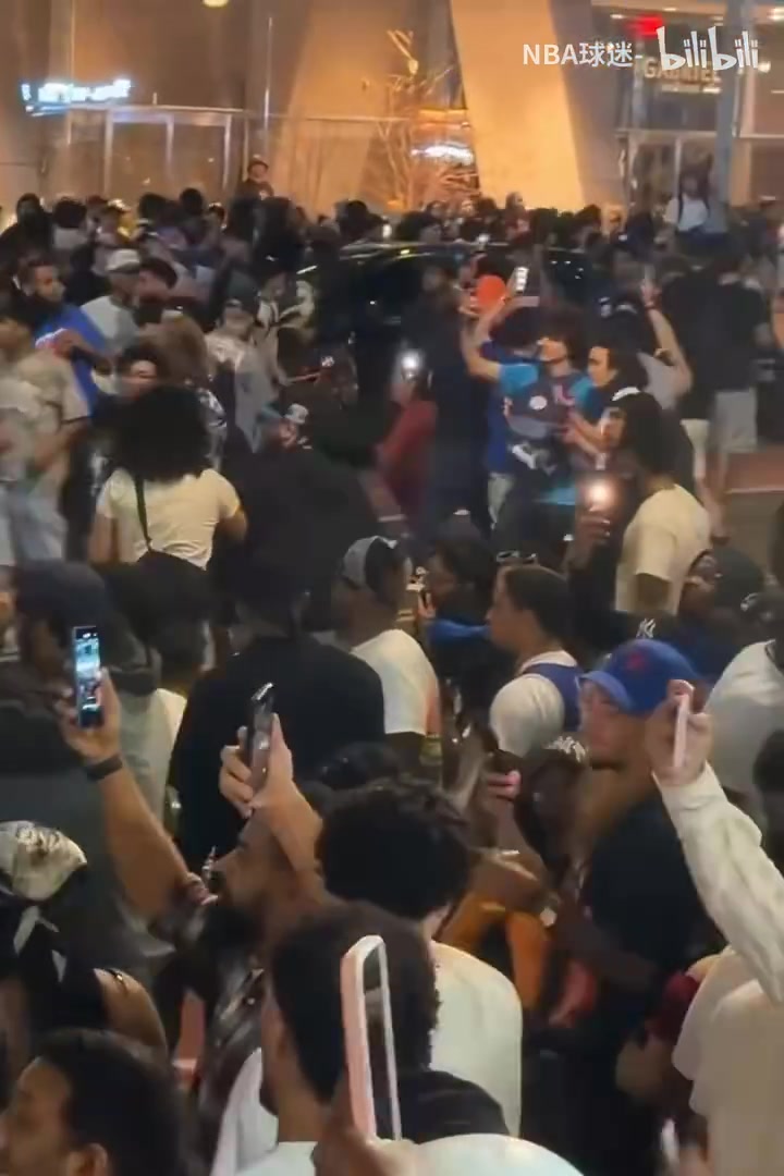 [体育短片]比赛还没打⭐完！总决赛G3第三节，纽约⬇️警方提