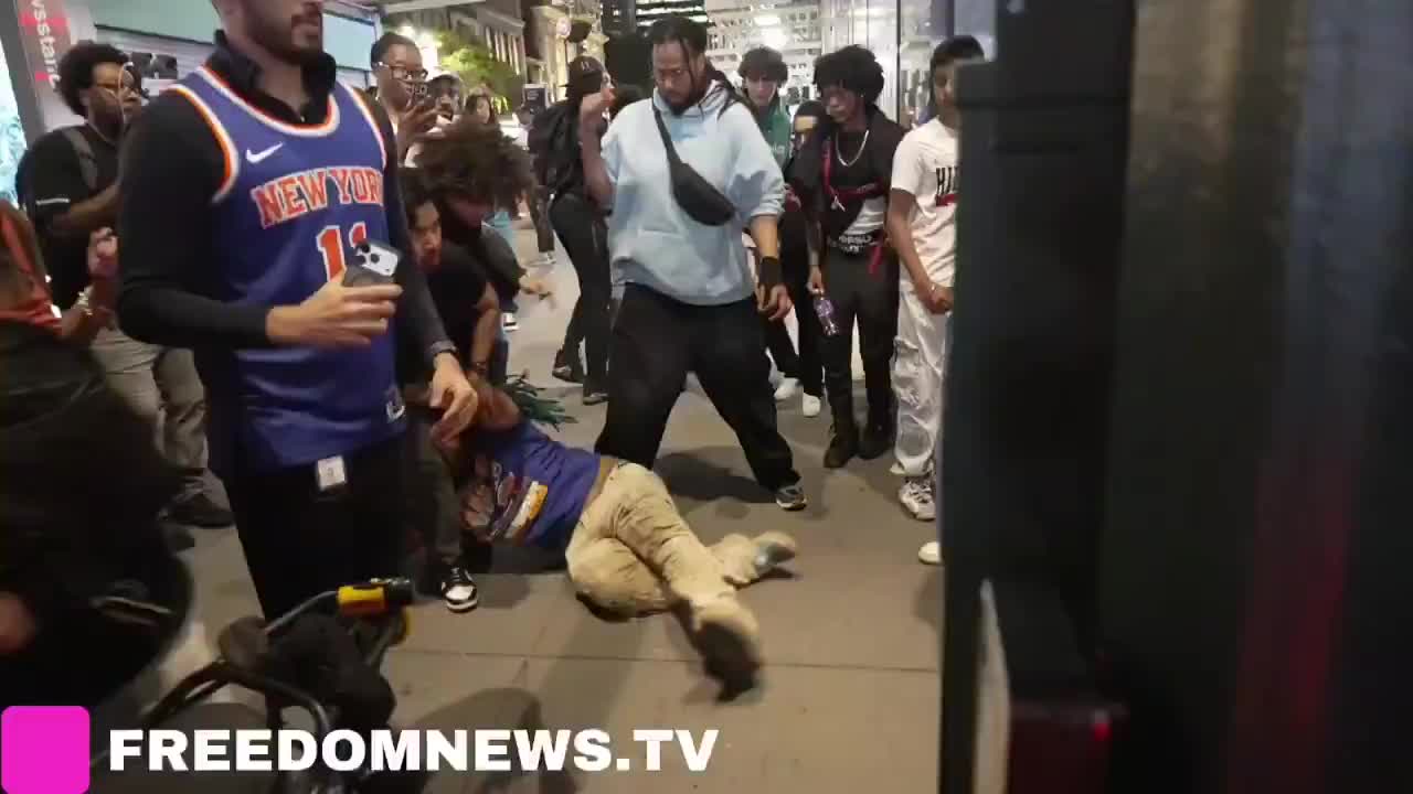 [篮球]输球又输人？赛后尼克斯球迷与马刺球迷在街头大打出手！