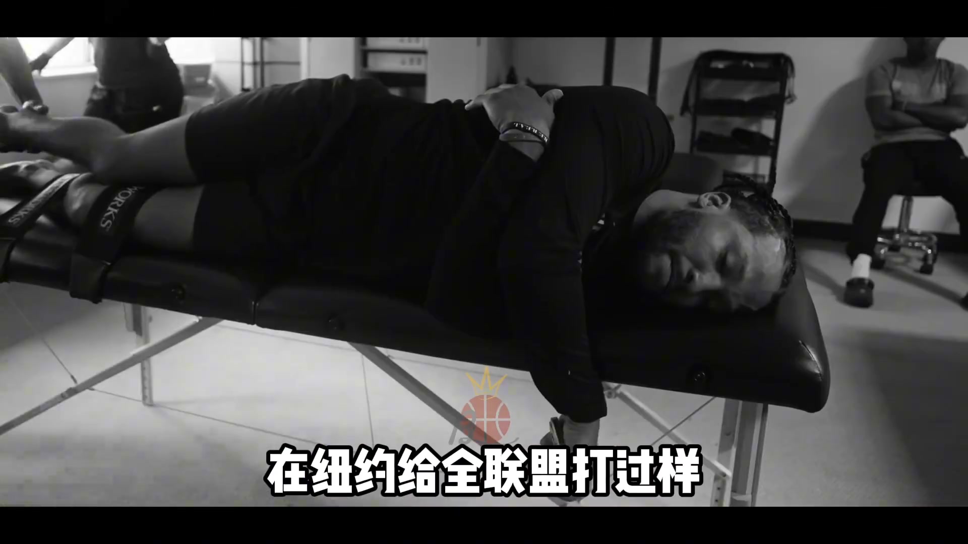 【热门视频】湖人休赛期理论上，能用里夫斯签换浓⬆️眉吗？