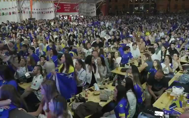 [今日精选剪辑]狂热！波黑进球后✌️，萨拉热窝球迷反应